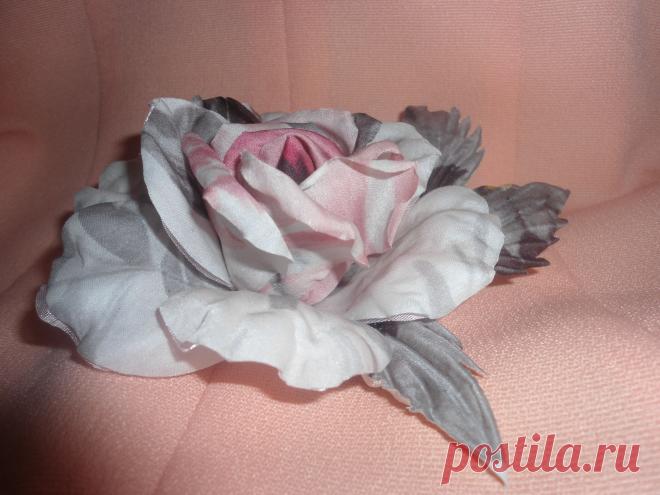 Розы , бывают, разные-жёлтые, красные и.., зимние. / Прочие виды рукоделия / Цветы из ткани