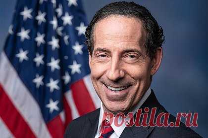 В США демократа уличили в попытках тайно прекратить дело об импичменте Байдена. Высокопоставленного члена демократической партии США в палате представителей американского конгресса Джейми Раскина уличили в проведении тайных переговоров с республиканцами в попытке убедить их прекратить расследование в рамках процедуры импичмента президента страны Джо Байдена.