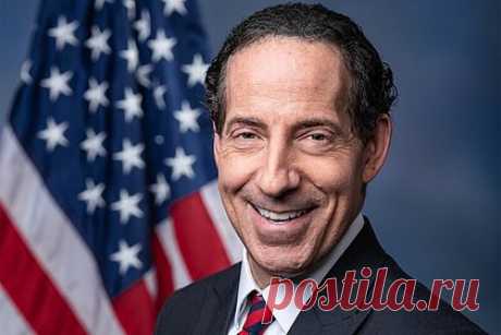 В США демократа уличили в попытках тайно прекратить дело об импичменте Байдена. Высокопоставленного члена демократической партии США в палате представителей американского конгресса Джейми Раскина уличили в проведении тайных переговоров с республиканцами в попытке убедить их прекратить расследование в рамках процедуры импичмента президента страны Джо Байдена.