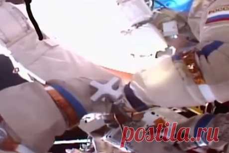 У российских космонавтов возникли сложности с болтами на МКС. У российских космонавтов Олега Артемьева и Дениса Матвеева возникли сложности с болтами на Международной космической станции. Ранее российские космонавты досрочно завершили выход в открытый космос. Такое решение приняли из-за проблем с электропитанием скафандра Олега Артемьева.