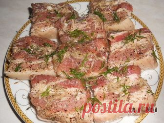 МАРИНОВАННОЕ САЛО - ДИВНЫЙ РЕЦЕПТ МАРИНОВАННОЕ САЛО - ДИВНЫЙ РЕЦЕПТ

Сказать, что вкусно – значит, ничего не сказать! Мягкое, нежное и чуточку влажное сало... Вы о таком давно мечтали! Попробуйте, засолите еще и по такому способу - не пожалеете


Для маринования лучше подбирать мягкое, свежее сало с прожилками мяса и выбирать кусочек потолще. Чтобы узнать, не волокнистое ли сало, есть простой способ. Проткните сало спичкой. Если она легко входит в мякоть, значит, сало мягк...