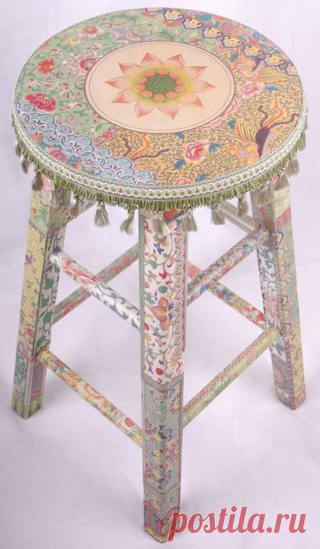 Decoupage stool Qian von kitschemporium auf Etsy