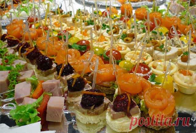 Тарталетки с начинкой: 20 рецептов на праздничный стол. Простые и вкусные тарталетки Сегодня представляю Вам безумно вкусные и простые рецепты тарталеток на праздничный стол. Ваши гости сметут такую закуску в один миг и останутся очень довольны!