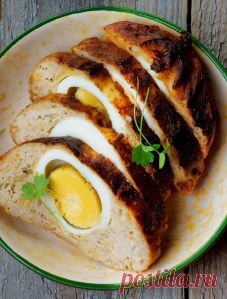 Рецепт мясного рулета с целыми яйцами внутри