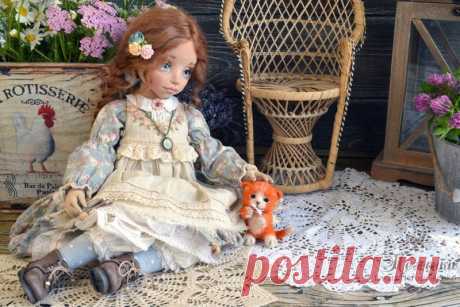 Куклы Елены Негороженко Елена Негороженко живет и творит в Иркутске, создавая текстильных кукол для украшения интерьера. Мастер создает свои игрушки уникальными, поэтому ее «неженок», как она с любовью называет …