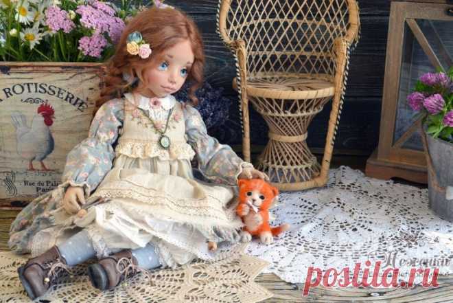 Куклы Елены Негороженко Елена Негороженко живет и творит в Иркутске, создавая текстильных кукол для украшения интерьера. Мастер создает свои игрушки уникальными, поэтому ее «неженок», как она с любовью называет …