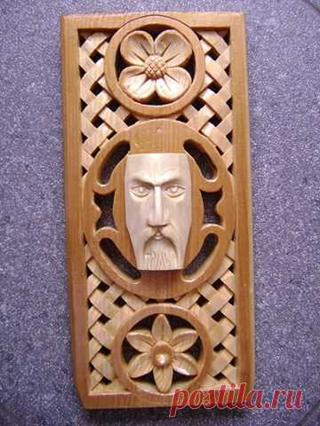 «МАСКА»

Филип Ферфиев
Липа-чам.
3,5 х 11,3 х 24,0 см.