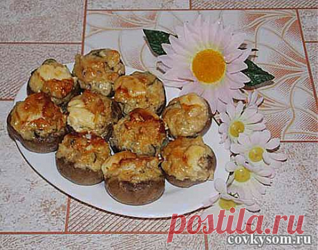 Шампиньоны, фаршированные куриным филе | Домашняя кулинария