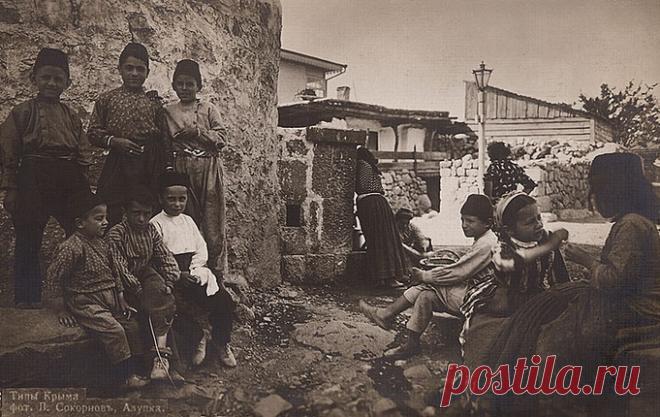 Крымские татары только в годы Перестройки сумели добиться признания права на свою национальную самоидентификацию, статуса репрессированного народа и права возвратиться на историческую родину. Почему? Забыл о них Хрущёв или сознательно не реабилитировал?