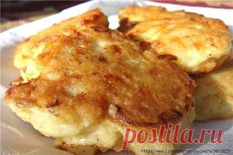НЕЖНЫЕ ВКУСНЫЕ КОТЛЕТКИ "РЫБНОЕ ЧУДО " - САМЫЕ ВКУСНЫЕ НА СВЕТЕ 250-300 гр филе любой недорогой рыбки, порезанное на маленькие кусочки (как на салат оливье) 2 сырых яйца 1 маленькая луковица, мелко порезанная 1-2 ст. ложки майонеза 1-2 ст ложки муки (столько, чтобы масса была, как обычный мясной или рыбный фарш) Соль, перец по вкусу Все ингридиенты, кроме муки, перемешать, накрыть крышкой и поставить на ночь в холодильник мариноваться. На следующий день добавить муку, пере...