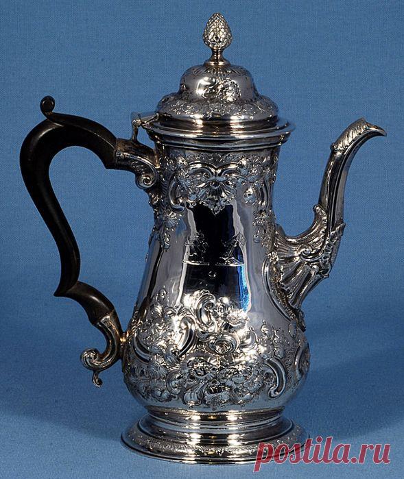 АНТИКВАРНАЯ ЛАВКА. СЕРЕБРЯНЫЕ КОФЕЙНИКИ..