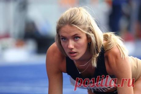 Самая сексуальная спортсменка мира показала фото в коротком обтягивающем топе. Немецкая бегунья Алиса Шмидт, которую издание Busted Coveragе признало самой сексуальной спортсменкой мира, опубликовала новую фотографию. Легкоатлетка позировала в черном обтягивающем боди и сером костюме в клетку. «Фотобомба во всей красе», — написала она. Шмидт праздновала день рождения подруги.