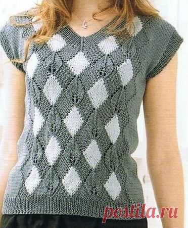 Спицы.Двухцветная безрукавка с узором "листья"