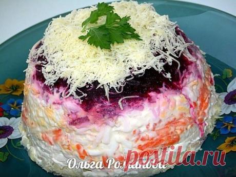 Первый из лучших — салат со свёклой и копчёной курицей «Лидер» Ингредиенты: Картошка — 2 штуки Копчёная куриная грудка — 300 грамм Свёкла — 2 штуки Морковь — 1 штуки Яйца — 2 штуки, сварить вкрутую Салатный лук -1...