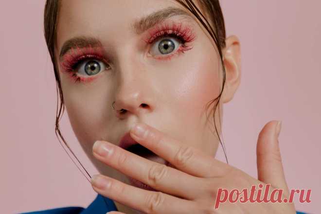 Модные ресницы - тренды с примерами • Журнал NAILS Какие ресницы и техники наращивания в моде в 2022. Лисий эффект, тонкие, лучики, мокрые, мокка и цветные. Что с накладными. Много фото образов.