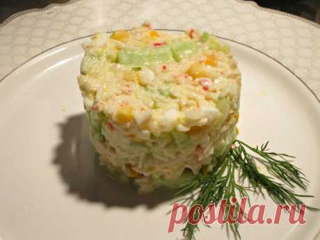 Легкий салат с крабовыми палочками