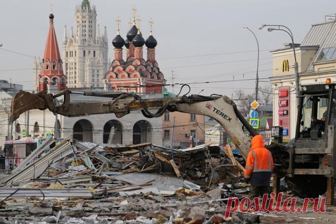 Москву освобождают от незаконных торговых палаток // НТВ.Ru