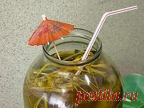 7 необычных способов применения огуречного рассола