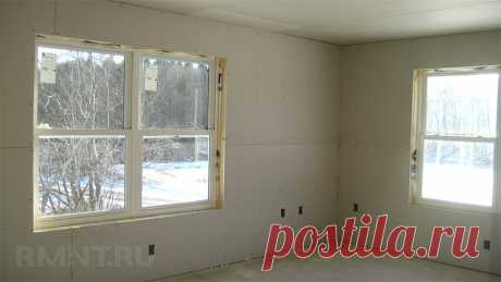 Обшивка стен гипсокартоном в деревянном доме Гипсокартон в обшивке и выравнивании стен в деревянном доме — самый часто используемый материал. Но есть ли какие-то особенности в монтаже ГКЛ на стены из дерева, и может ли с этим справиться непрофессиональный отделочник? Мы предлагаем подробную инструкцию по отделке деревянных стен гипсокартоном.