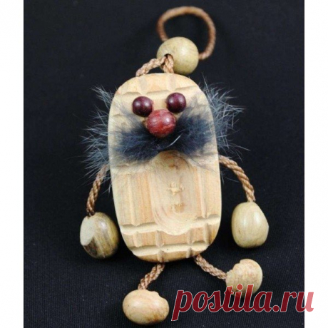 Домовой из дерева - деревянный сувенир всур023 - 280 руб.
Купить можно здесь - https://vk.cc/78J5rA

Забавный дедушка-домовой из натурального можжевельника принесет в дом достаток и удачу, а также оградит от несчастий. Домовенок не спроста изготовлен именно из можжевеловой древесины. Еще в древности наши предки защищали свои жилища ветками этой породы и окуривали помещения, изгоняя злых духов.
#handmade #натуральное