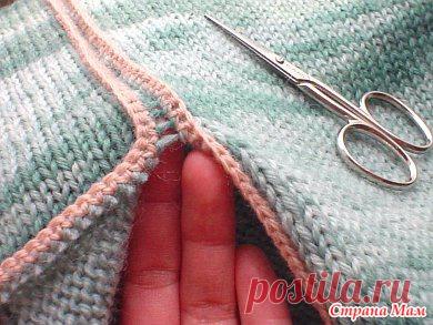 ИЗ ПУЛОВЕРА В КАРДИГАН ИЛИ КАК ПРАВИЛЬНО РАЗРЕЗАТЬ ВЯЗАННУЮ ВЕЩЬ. - запись пользователя Olgutik (Ольга) в сообществе Вязание крючком в категории Вязание крючком для начинающих