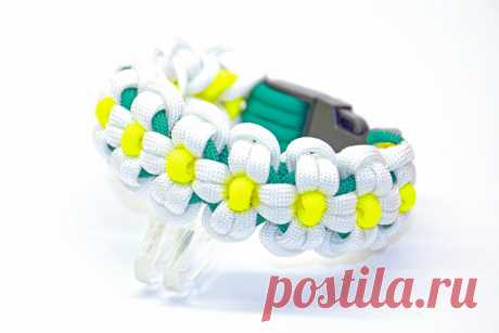 Aztec Sun Bar Blümchen-Mod und Tutorial | Swiss Paracord Als ich gestern die Aztec Sun Bar gepostet habe bekam ich sofort Anfragen wie das denn geht damit man einen Blütenstempel in der Mitte hat. Ich habe das schon in ein paar Foren gesehen weiss aber nicht genau ob diese den gleichen Lösungsansatz haben wie ich. Diese Lösung hier ist so wie ich es machen würde.