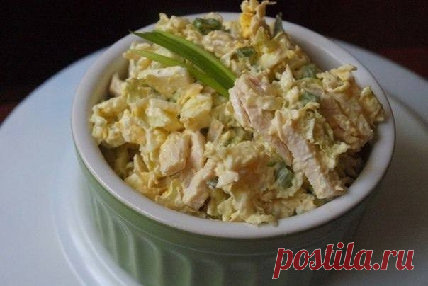 Салат из пекинской капусты с курицей Ингредиенты:  Пекинская капуста – 300 гр   Куриное филе – 1 шт.  Огурец – 1 шт.  Яйцо – 4 шт.  Зеленый лук – 1 пучок  Соль, перец, майонез - по вкусу 
  Приготовление: 1. Ставим отваривать куриное филе (для...