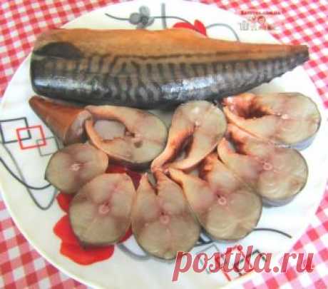 Скумбрия в луковой шелухе и чае (фальшивая копчёная скумбрия) Для любителей рыбы хочу предложить рецепт соления скумбрии в луковой шелухе и чайной заварке. Скумбрия получается на вид как копченая, на вкус как соленая, но очень вкусная за счет чая и приправ. Приготовим!