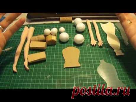 CUERPO DE FOFUCHAS CON MATERIALES RECICLABLES