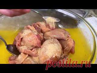 Сочные КУРИНЫЕ БЕДРЫШКИ. Быстро и вкусно из Курицы! Рецепты в гостях у Вани Продукты:куриные бедра 1.3 кгподсолнечное масло 2 ст ложкикунжутное масло  1-2 ст ложкисоевый соус 1-2 ст ложкисушеный чеснок 2 чайные ложкиимбирь и черный перецсоль