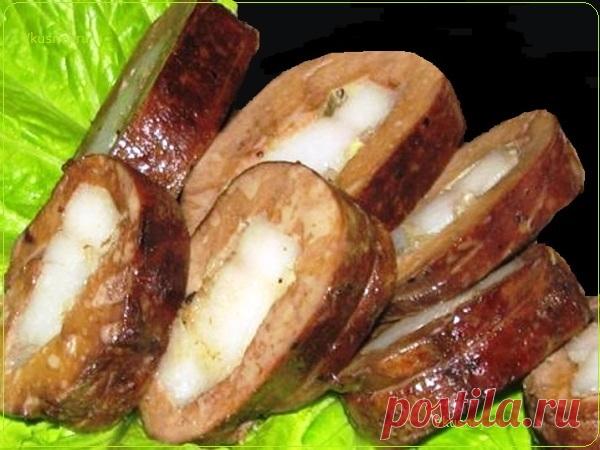 Печеночные рулеты с салом — печень в сочетании с салом становится очень нежной, и сочной, незаменимая закуска к празднику.