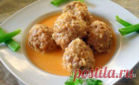 Ежики в сметанно-томатном соусе в мультиварке