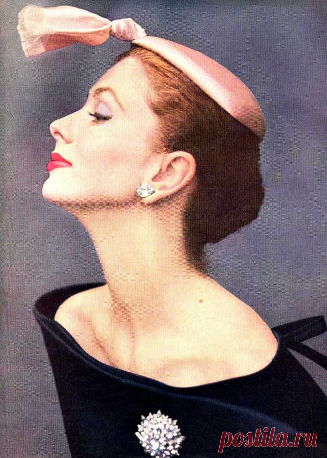 Suzy Parker, photo by John Rawlings for Vogue, 1954
