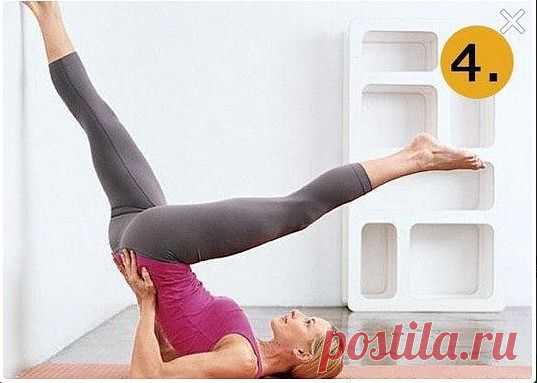 4. Упритесь одной ногой в стену. Придерживая туловище, отводите одну ногу за голову. Пытайтесь достать пол. Повторите 5 раз по 2 захода.
