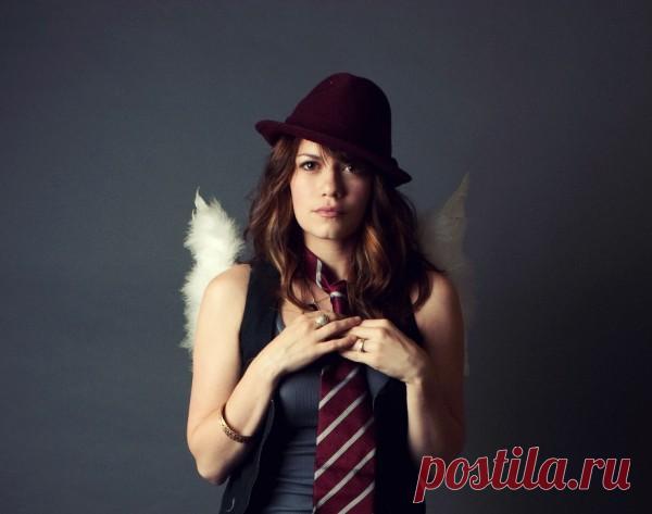 Бетани Джой Ленц( Галеотти)