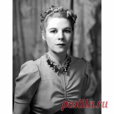 Рут Гордон, 30 октября, 1896
 • 28 августа 1985