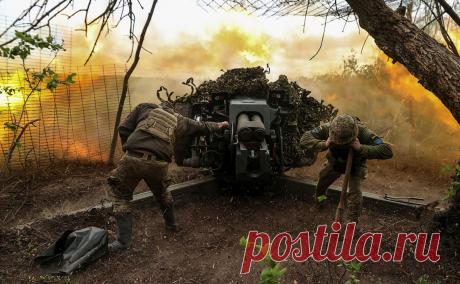 FT сообщила о «последнем шансе» для Украины изменить ход конфликта. Западные страны могут сохранять нынешний уровень военной поддержки Украины в течение года или, возможно, двух, но не более, узнала Financial Times