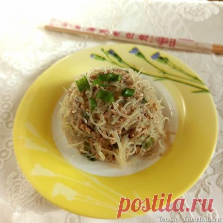 &#34;Маишаншу&#34; (Муравьи, карабкающиеся на холм) рецепт с фото Маишаншу -это классическое блюдо сычуаньcкой китайской кухни. Переводится как «муравьи, карабкающиеся на дерево», «муравьи, ползающие по дереву» или «муравьи, карабкающиеся на холм». Выдумщики китайцы назвали так это блюдо потому, что прилипшие к лапше крупинки фарша напомнили им ползающих по веткам насекомых! Такое вот богатое воображение у жителей Поднебесной... Что касается вкуса: очень ароматно, чрезвыча...