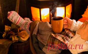 День Еремы — отличный повод замедлиться. Народная мудрость учила: чем спокойнее день, тем яснее мысли. Пусть вы почувствуете умиротворение и лёгкость. Наслаждайтесь уютом и временем для себя. Ерема — сиди дома открытки.