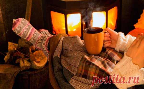 День Еремы — отличный повод замедлиться. Народная мудрость учила: чем спокойнее день, тем яснее мысли. Пусть вы почувствуете умиротворение и лёгкость. Наслаждайтесь уютом и временем для себя. Ерема — сиди дома открытки.