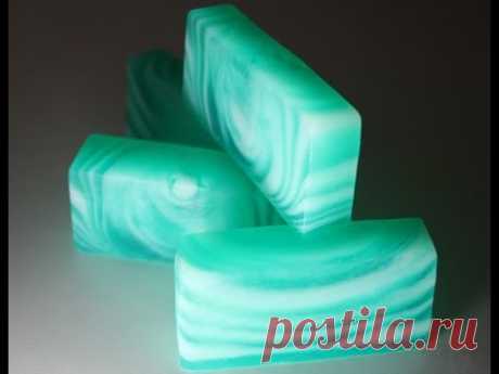 Хвойное мыло со свирлами. Conifer soap with swirls.