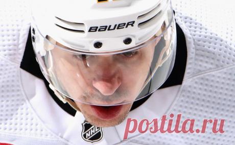 Малкин получил от «Питтсбурга» золотую клюшку за 500 голов в НХЛ. Малкин играет в НХЛ с 2006 года, в октябре он стал всего вторым россиянином, забившим 500 голов в лиге. Перед матчем с «Детройтом» Малкина поздравили клуб, семья и другие хоккеисты, в том числе Овечкин