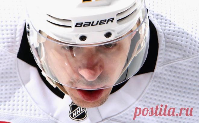 Малкин получил от «Питтсбурга» золотую клюшку за 500 голов в НХЛ. Малкин играет в НХЛ с 2006 года, в октябре он стал всего вторым россиянином, забившим 500 голов в лиге. Перед матчем с «Детройтом» Малкина поздравили клуб, семья и другие хоккеисты, в том числе Овечкин