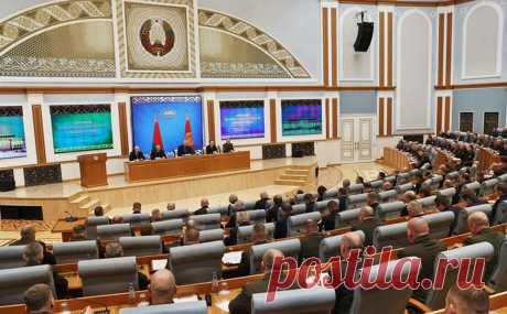 Лукашенко сообщил об изъятии в Гродно оружия для «громких» терактов. Сотрудники Комитета госбезопасности (КГБ) Белоруссии во время спецоперации в Гродно обнаружили арсенал оружия и взрывчатки для терактов, заявил президент республики Александр Лукашенко на совещании по вопросам работы силового блока, передает БелТА.
