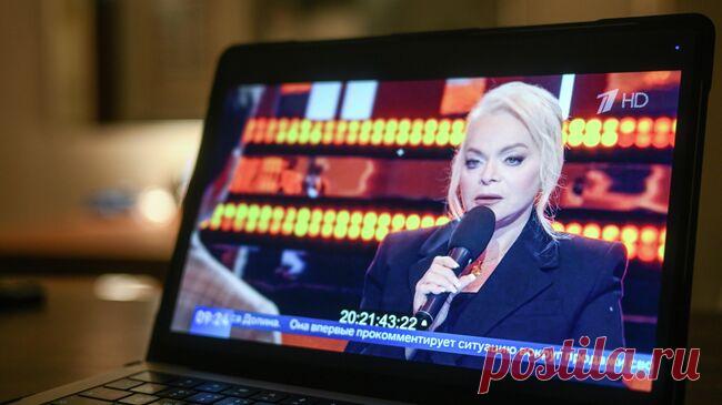 Долина заявила, что мошенники контролировали ее круглосуточно