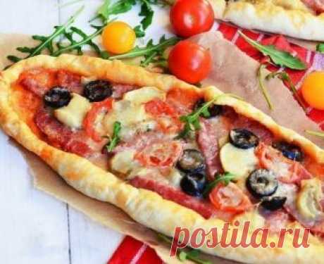 Домашняя пицца всегда вкуснее: Пицца с салями и грибами «Ужин на даче» 


Готовлю часто, ведь дети ее так сильно любят!










Ингредиенты:
Для теста:
Мука — 500 гВода (теплая) — 250 млДрожжи (сухие) — 7 гРастительное масло — 3 ст. л.Сахар — 1 ч. л.Соль — 1 ч. л.
 
Дл…