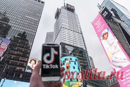 Владелец TikTok начал увольнять сотрудников из-за давления Китая. Китайская компания ByteDance, владеющая социальной сетью TikTok и другими популярными сервисами, начала увольнять сотрудников из-за усиления давления властей в сфере онлайн-обучения, пишет Bloomberg. Сокращение штата коснулось нескольких сотен сотрудников, работающих над приложениями для интернет-обучения.