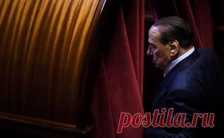 La Repubblica назвала причину смерти Сильвио Берлускони. Бывший премьер-министр Италии и основатель партии «Вперед, Италия» (Forza Italia) Сильвио Берлускони умер из-за ухудшения состояния на фоне хронического миеломоноцитарного лейкоза, сообщает La Repubblica.