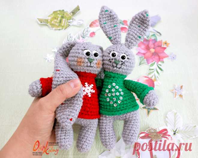 PDF Зайка в свитере крючком. FREE crochet pattern; Аmigurumi animal patterns. Амигуруми схемы и описания на русском. Вязаные игрушки и поделки своими руками #amimore - зайка в свитере из обычной пряжи, заяц, зайчик, кролик, зайчонок, крольчонок.