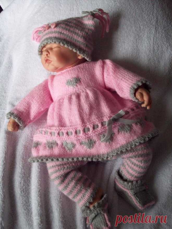 Angies Angels patterns - exclusive designer knitting and crochet patterns for your precious baby or reborn dolls, handmade, handknitted, baby clothes, reborn doll clothes